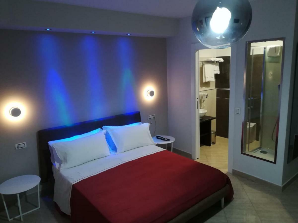 Sonevi Rooms Неаполь Екстер'єр фото