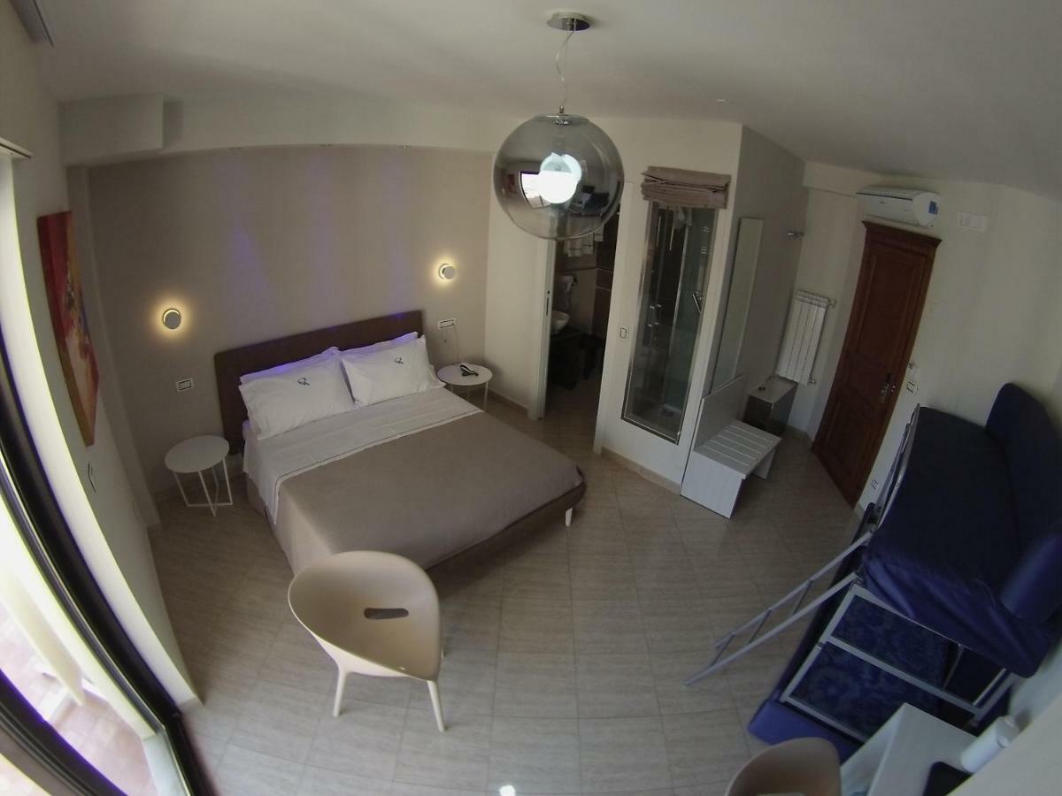 Sonevi Rooms Неаполь Екстер'єр фото