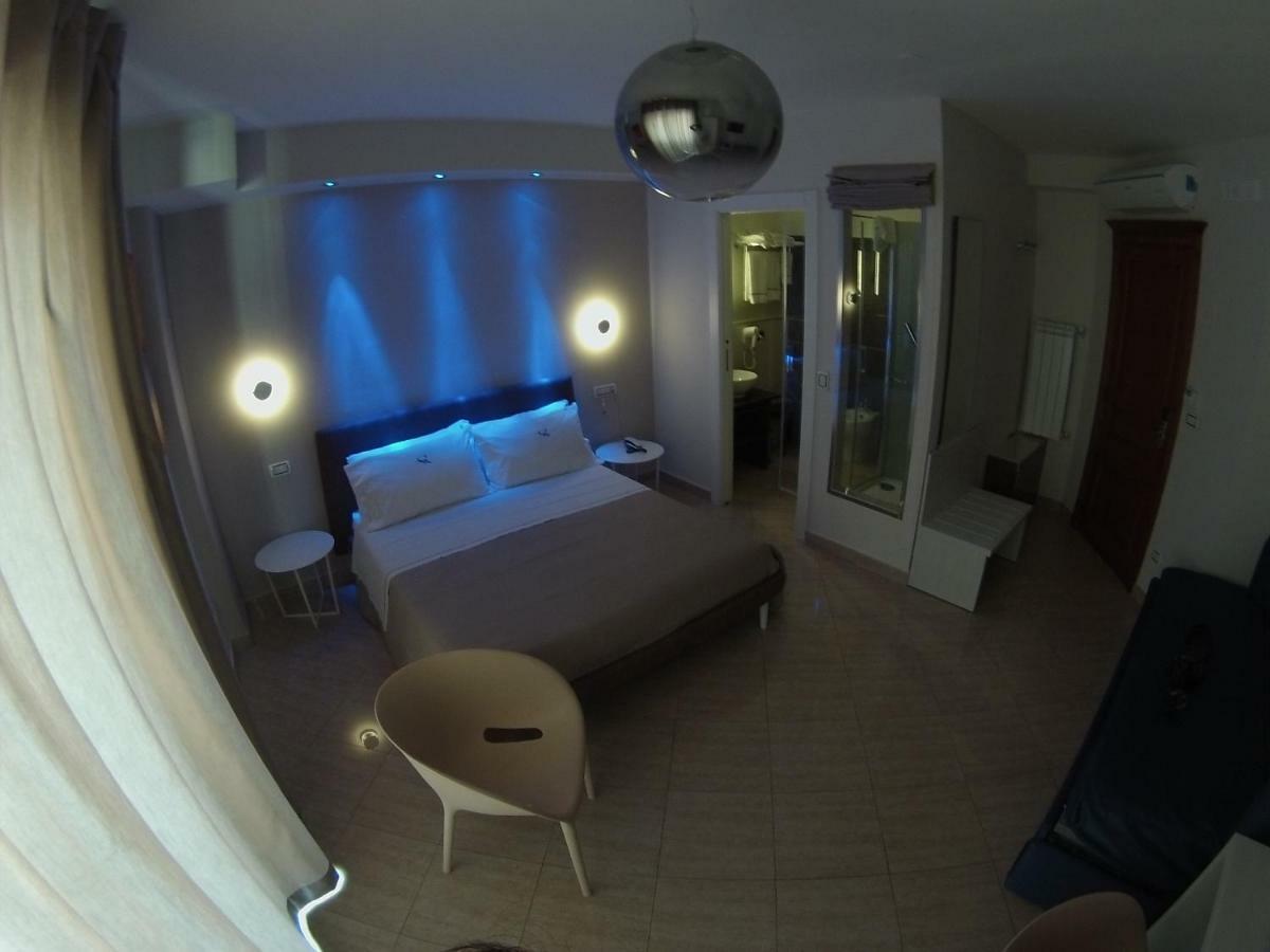 Sonevi Rooms Неаполь Екстер'єр фото
