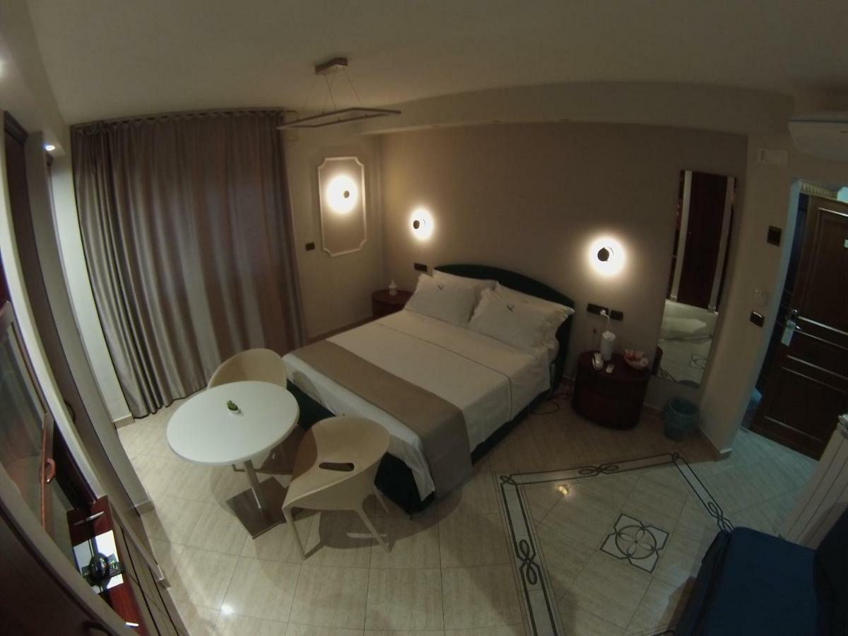Sonevi Rooms Неаполь Екстер'єр фото